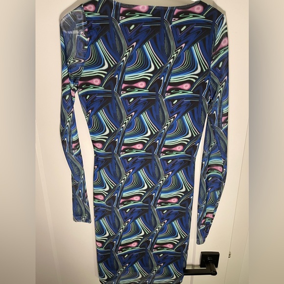 Small Noisy May Psychedelic Dress - Picture 5 of 6